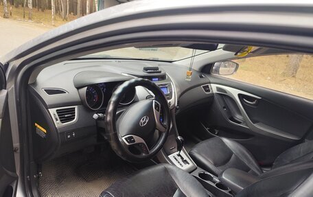 Hyundai Avante, 2012 год, 750 000 рублей, 2 фотография