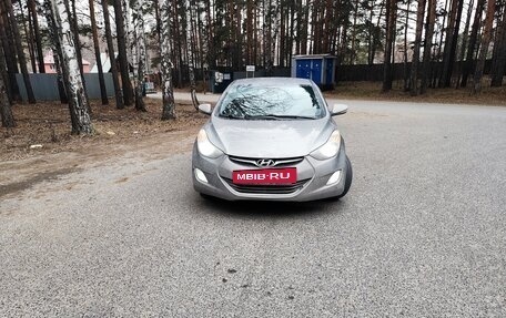Hyundai Avante, 2012 год, 750 000 рублей, 3 фотография