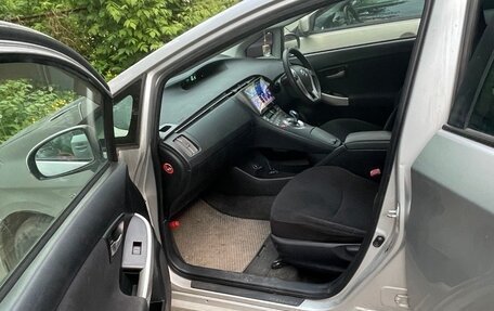 Toyota Prius, 2013 год, 1 000 000 рублей, 4 фотография