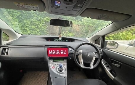 Toyota Prius, 2013 год, 1 000 000 рублей, 6 фотография