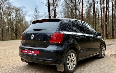 Volkswagen Polo VI (EU Market), 2011 год, 700 000 рублей, 5 фотография