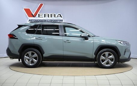 Toyota RAV4, 2020 год, 3 650 000 рублей, 4 фотография