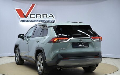 Toyota RAV4, 2020 год, 3 650 000 рублей, 7 фотография