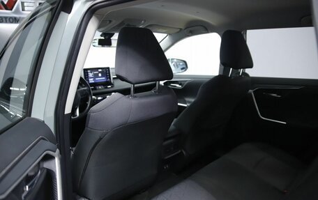 Toyota RAV4, 2020 год, 3 650 000 рублей, 11 фотография