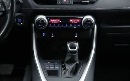 Toyota RAV4, 2020 год, 3 650 000 рублей, 15 фотография