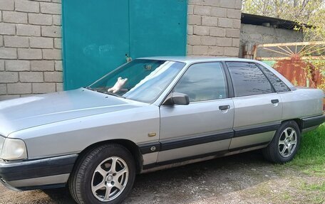 Audi 100, 1988 год, 270 000 рублей, 1 фотография