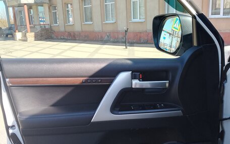 Toyota Land Cruiser 200, 2020 год, 10 790 000 рублей, 7 фотография