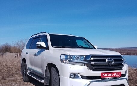 Toyota Land Cruiser 200, 2020 год, 10 790 000 рублей, 2 фотография