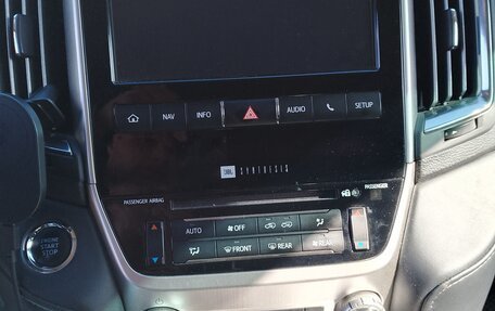 Toyota Land Cruiser 200, 2020 год, 10 790 000 рублей, 34 фотография