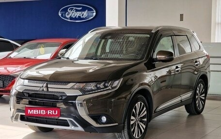 Mitsubishi Outlander III рестайлинг 3, 2019 год, 2 920 000 рублей, 1 фотография