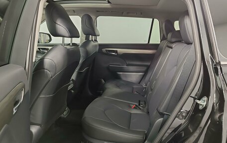 Toyota Highlander, 2025 год, 6 150 000 рублей, 18 фотография