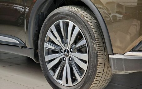 Mitsubishi Outlander III рестайлинг 3, 2019 год, 2 920 000 рублей, 8 фотография