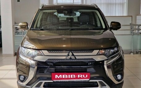 Mitsubishi Outlander III рестайлинг 3, 2019 год, 2 920 000 рублей, 2 фотография