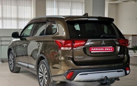 Mitsubishi Outlander III рестайлинг 3, 2019 год, 2 920 000 рублей, 7 фотография