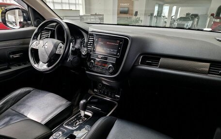 Mitsubishi Outlander III рестайлинг 3, 2019 год, 2 920 000 рублей, 17 фотография