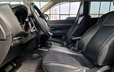 Mitsubishi Outlander III рестайлинг 3, 2019 год, 2 920 000 рублей, 22 фотография