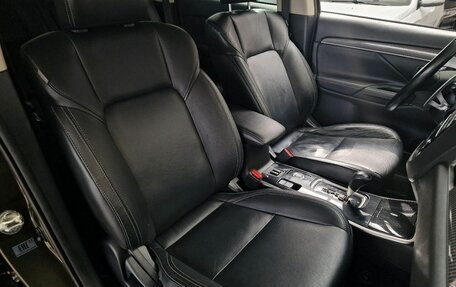 Mitsubishi Outlander III рестайлинг 3, 2019 год, 2 920 000 рублей, 20 фотография