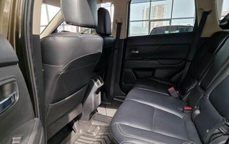 Mitsubishi Outlander III рестайлинг 3, 2019 год, 2 920 000 рублей, 26 фотография