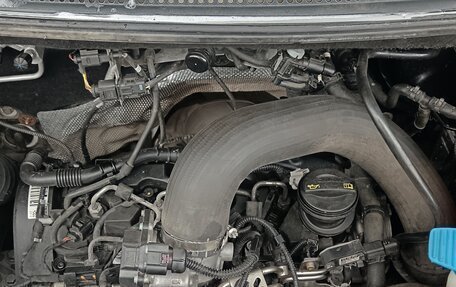 Volkswagen Multivan T6 рестайлинг, 2017 год, 2 800 000 рублей, 6 фотография