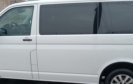 Volkswagen Multivan T6 рестайлинг, 2017 год, 2 800 000 рублей, 18 фотография