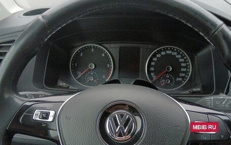 Volkswagen Multivan T6 рестайлинг, 2017 год, 2 800 000 рублей, 19 фотография
