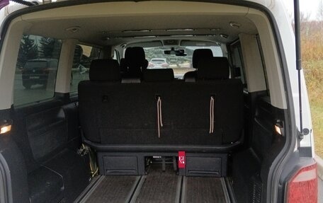 Volkswagen Multivan T6 рестайлинг, 2017 год, 2 800 000 рублей, 25 фотография