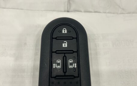 Toyota Roomy I, 2019 год, 1 250 000 рублей, 29 фотография