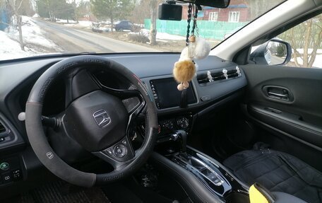 Honda Vezel, 2021 год, 2 500 000 рублей, 5 фотография