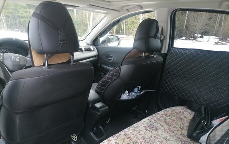 Honda Vezel, 2021 год, 2 500 000 рублей, 6 фотография