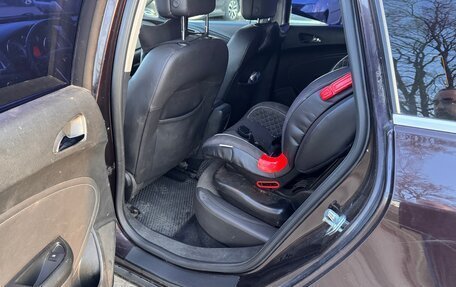 Opel Astra J, 2012 год, 600 000 рублей, 12 фотография