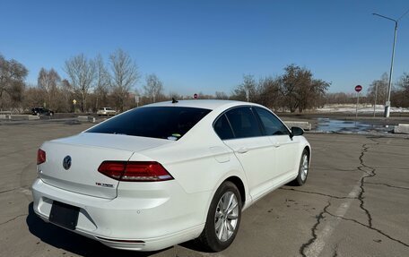 Volkswagen Passat B8 рестайлинг, 2015 год, 1 520 000 рублей, 8 фотография