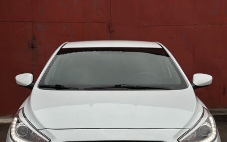 Hyundai Solaris II рестайлинг, 2013 год, 790 000 рублей, 2 фотография