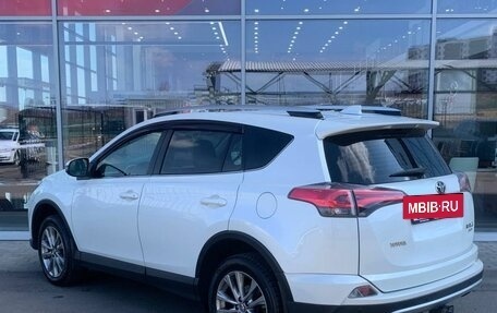 Toyota RAV4, 2016 год, 2 390 000 рублей, 14 фотография