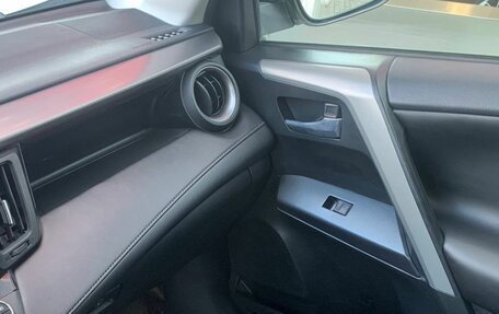 Toyota RAV4, 2016 год, 2 390 000 рублей, 22 фотография