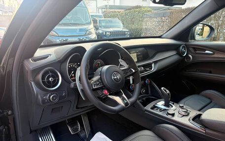 Alfa Romeo Stelvio, 2026 год, 14 500 000 рублей, 10 фотография