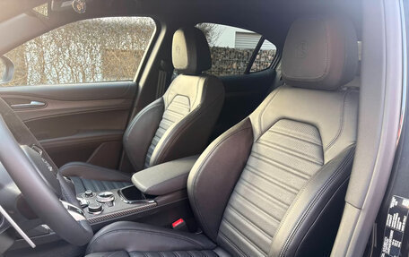 Alfa Romeo Stelvio, 2026 год, 14 500 000 рублей, 11 фотография