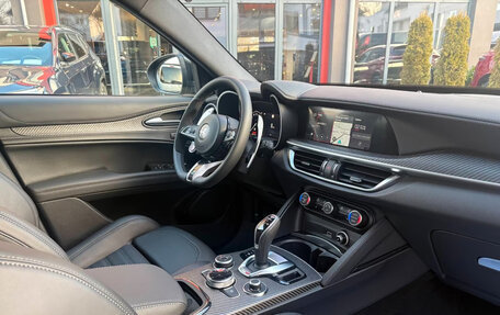 Alfa Romeo Stelvio, 2026 год, 14 500 000 рублей, 18 фотография