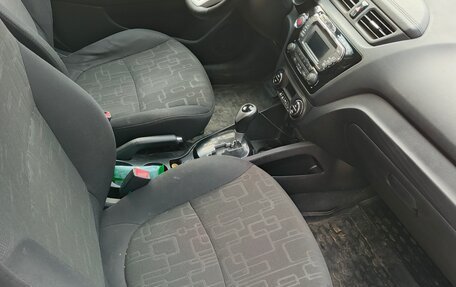 KIA Rio III рестайлинг, 2013 год, 890 000 рублей, 12 фотография