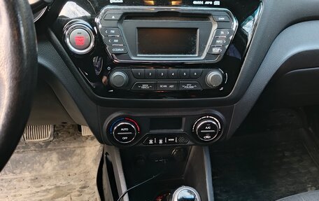 KIA Rio III рестайлинг, 2013 год, 890 000 рублей, 15 фотография