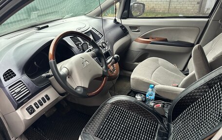 Mitsubishi Grandis, 2004 год, 800 000 рублей, 8 фотография