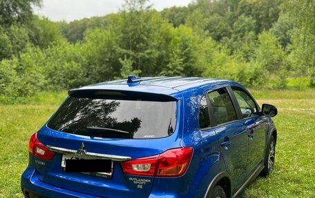 Mitsubishi Outlander III рестайлинг 3, 2018 год, 1 650 000 рублей, 5 фотография