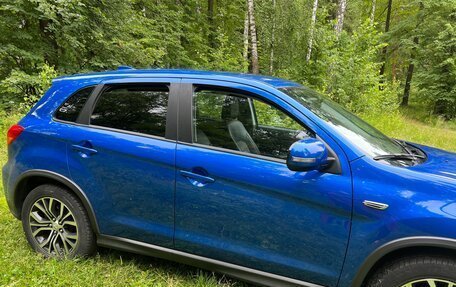 Mitsubishi Outlander III рестайлинг 3, 2018 год, 1 650 000 рублей, 4 фотография
