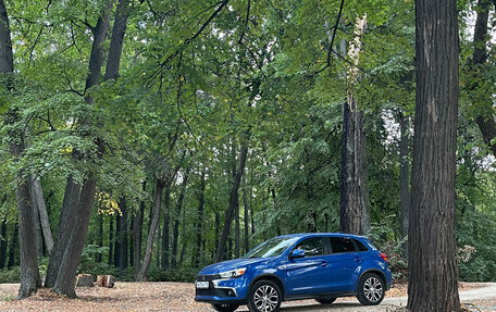 Mitsubishi Outlander III рестайлинг 3, 2018 год, 1 650 000 рублей, 6 фотография