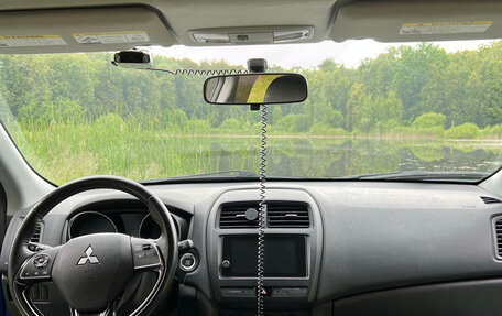 Mitsubishi Outlander III рестайлинг 3, 2018 год, 1 650 000 рублей, 16 фотография
