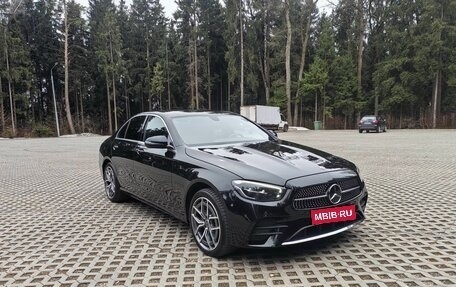 Mercedes-Benz E-Класс, 2020 год, 3 300 000 рублей, 1 фотография