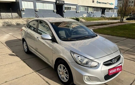 Hyundai Solaris II рестайлинг, 2011 год, 569 000 рублей, 1 фотография