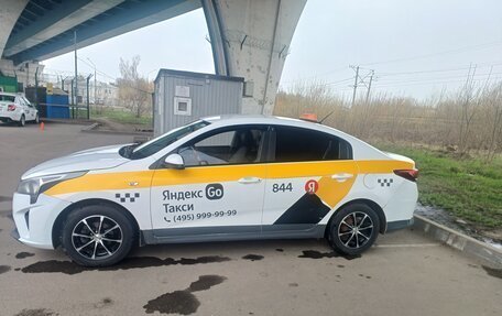 KIA Rio IV, 2021 год, 1 050 000 рублей, 2 фотография