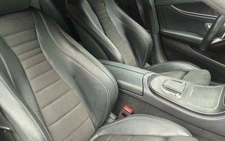 Mercedes-Benz E-Класс, 2020 год, 3 300 000 рублей, 4 фотография