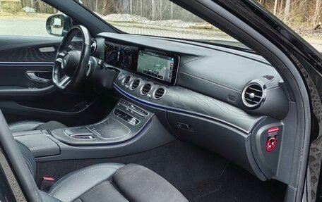 Mercedes-Benz E-Класс, 2020 год, 3 300 000 рублей, 7 фотография