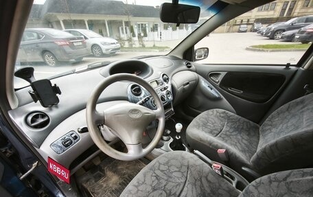Toyota Yaris I рестайлинг, 2003 год, 150 000 рублей, 6 фотография
